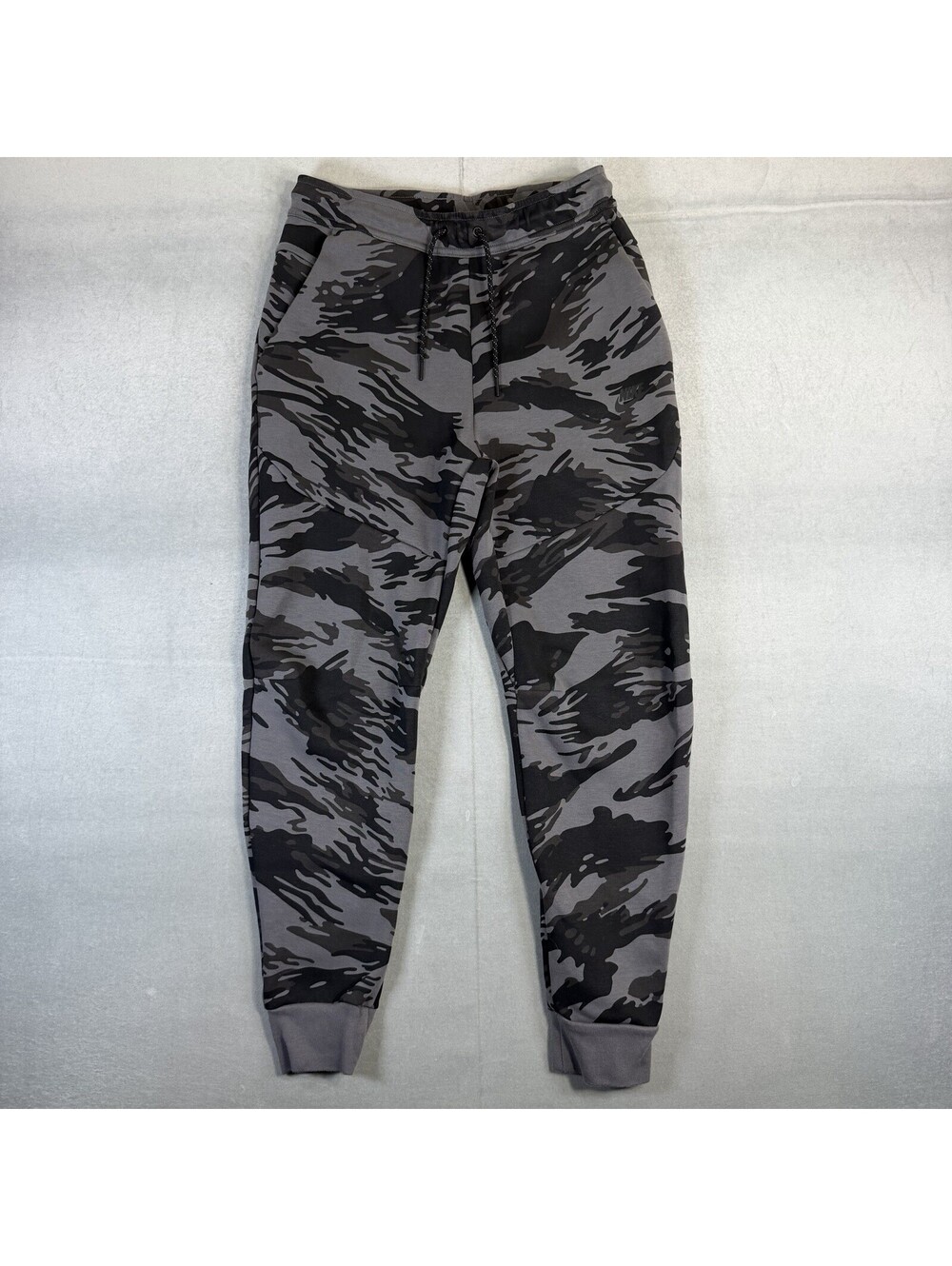Nike Sportswear Tech Fleece Camo Jogger Sweatpants Mens Small Gray Black CU4497